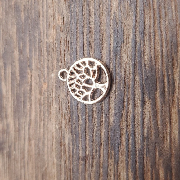 P133 tree of life charm - Picture 1 of 1